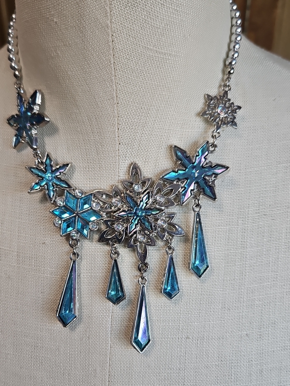 Disney Frozen Elsa  Iridescent Blue Snowflake Pendant Necklace
